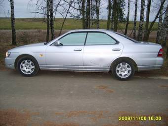 2001 Nissan Laurel Pics