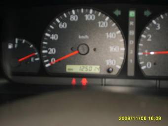 2001 Nissan Laurel Photos