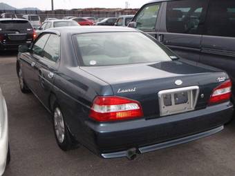 2001 Nissan Laurel Photos