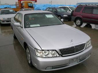 2001 Nissan Laurel Pictures