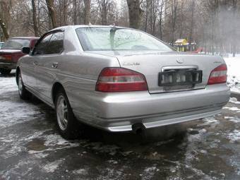 2001 Nissan Laurel Pictures
