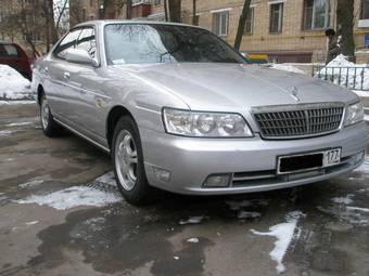 2001 Nissan Laurel Pictures