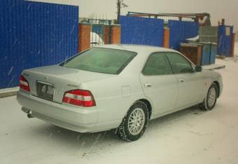 2001 Nissan Laurel Pictures