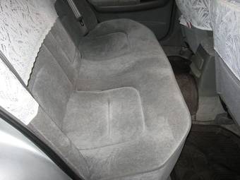 2001 Nissan Laurel Pictures