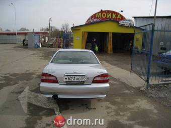2001 Nissan Laurel Pics
