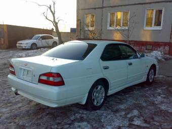 2001 Nissan Laurel Pictures