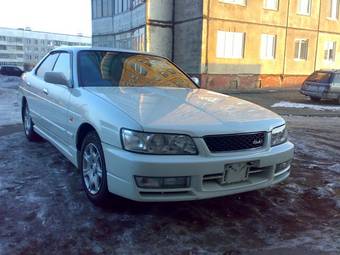 2001 Nissan Laurel Photos