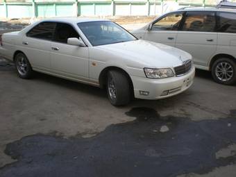 2001 Nissan Laurel Pictures