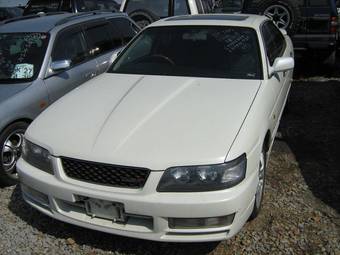 2001 Nissan Laurel Pics