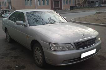 2001 Nissan Laurel Pictures