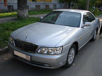 2001 Nissan Laurel Pictures