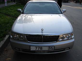 2001 Nissan Laurel Photos