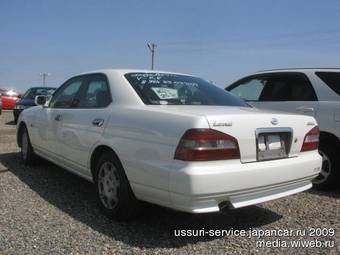 2001 Nissan Laurel Pictures