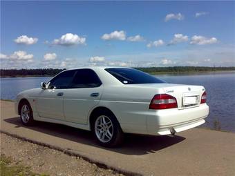 2001 Nissan Laurel Pictures