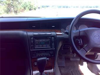 2001 Nissan Laurel Photos