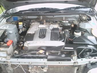 2001 Nissan Laurel Pictures