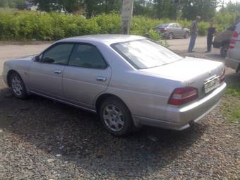 2001 Nissan Laurel Photos