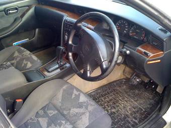 2001 Nissan Laurel Photos