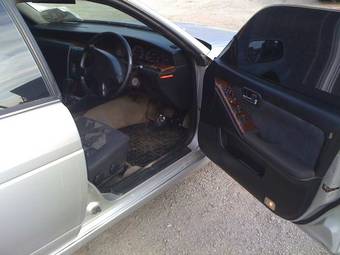 2001 Nissan Laurel Pictures