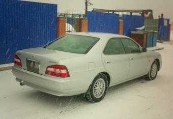2001 Nissan Laurel Pictures