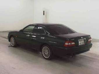 2002 Nissan Laurel Pictures