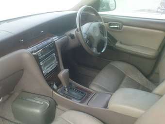 2002 Nissan Laurel Pictures