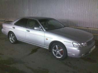 2002 Nissan Laurel Pictures