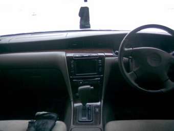 2002 Nissan Laurel Pictures