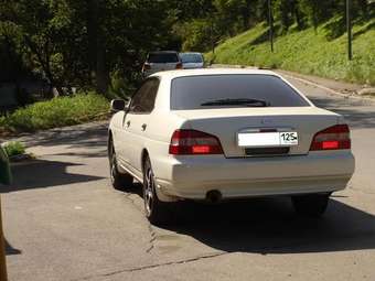 2002 Nissan Laurel Pictures