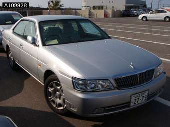 2002 Nissan Laurel Pictures