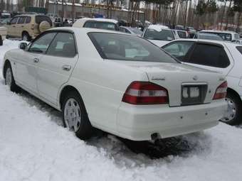 2002 Nissan Laurel Pictures