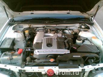 2002 Nissan Laurel Photos