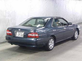 2002 Nissan Laurel Pictures