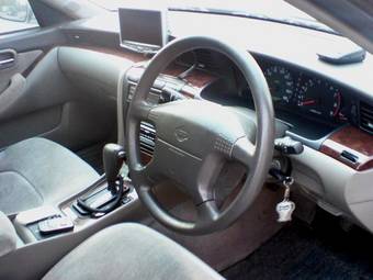 2002 Nissan Laurel Pictures