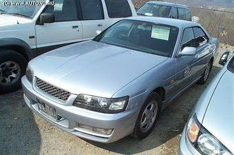 2002 Nissan Laurel Pictures