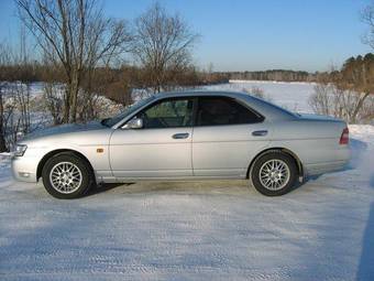 2002 Nissan Laurel Photos