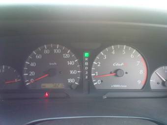 2002 Nissan Laurel Pictures
