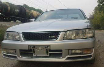 2002 Nissan Laurel Pictures