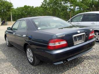 2002 Nissan Laurel Pictures