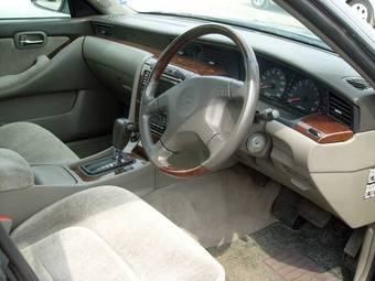 2002 Nissan Laurel Pictures