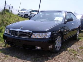 2002 Nissan Laurel Pictures