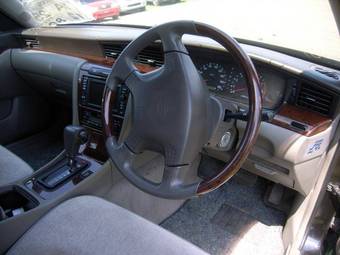 2002 Nissan Laurel Pictures