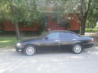 2002 Nissan Laurel Photos