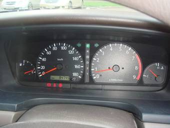 2002 Nissan Laurel Pictures