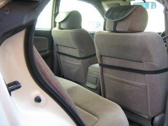 2002 Nissan Laurel Photos