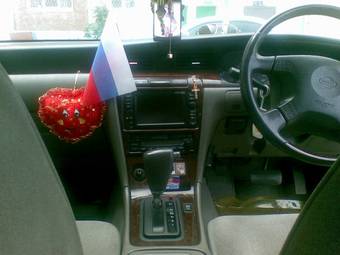 2002 Nissan Laurel Pictures