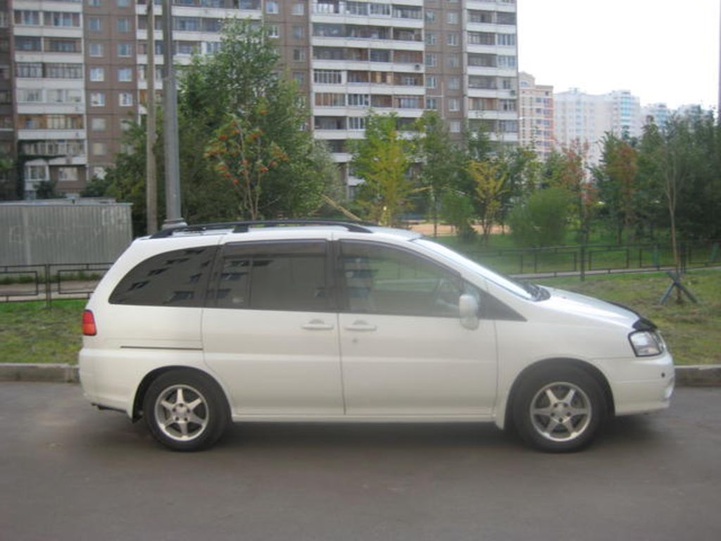 1998 Nissan Liberty