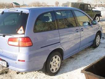1998 Nissan Liberty Photos