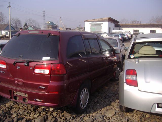 1999 Nissan Liberty