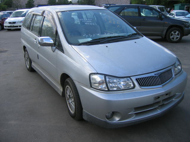 1999 Nissan Liberty Photos
